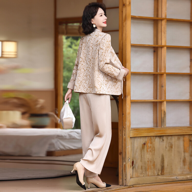https://fulmo-img-server.com/pants-set/ec1806fa-6a8f-4d19-b071-e5c2a32db967.jpg