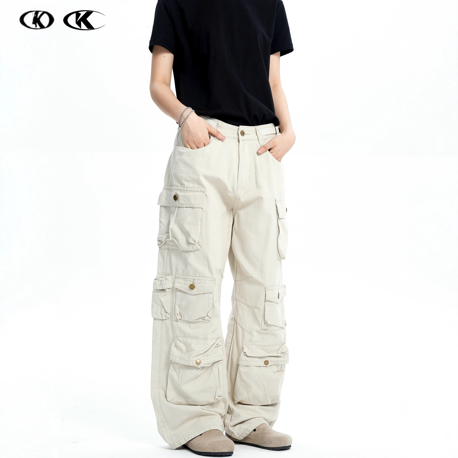 https://fulmo-img-server.com/pants-set/efbc229f-888d-4717-90cc-b1d75729b344.jpg