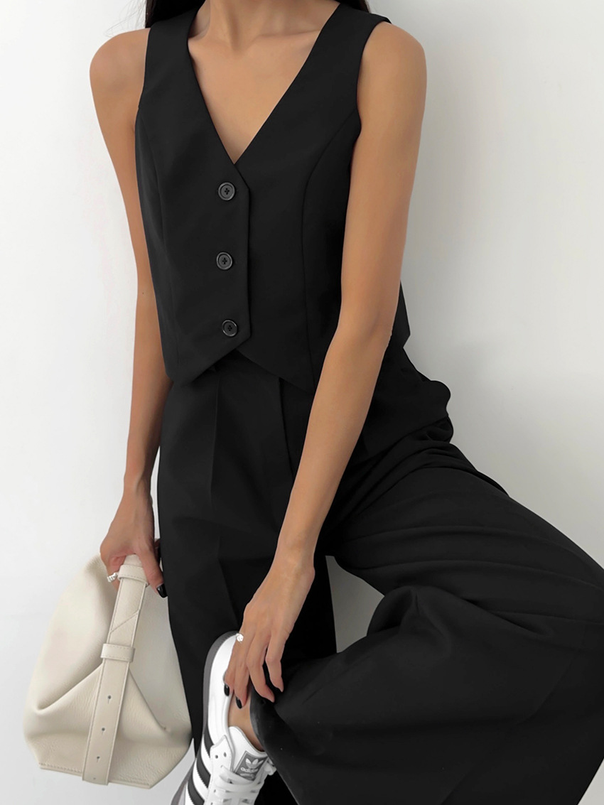 https://fulmo-img-server.com/pants-set/f096f51e-3c28-4697-87da-4de55d2138ea.jpg