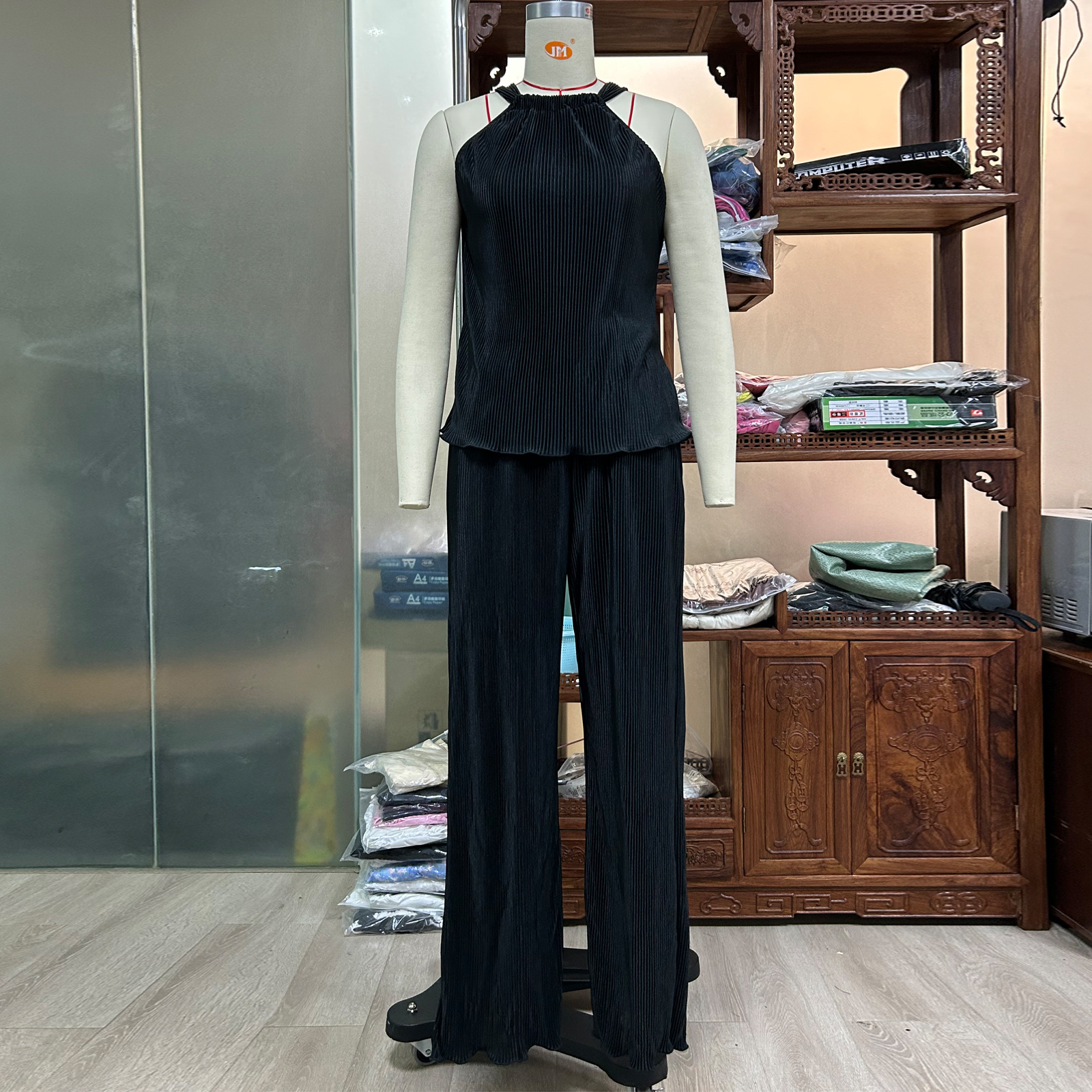https://fulmo-img-server.com/pants-set/f0c6581b-8a0a-4786-8fc7-c2766c916713.jpg