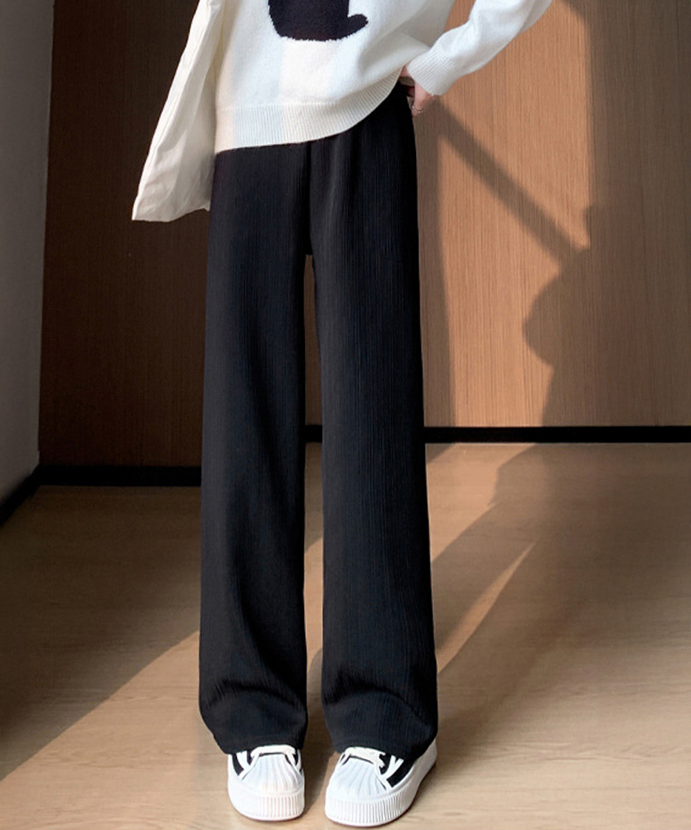 https://fulmo-img-server.com/pants-set/f0db73f1-3b76-472a-b9fd-9df44888d2ce.jpg