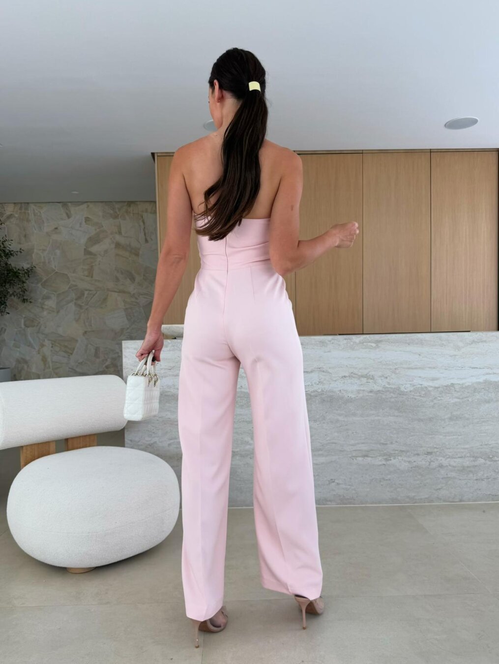 https://fulmo-img-server.com/pants-set/f1ce6ee3-2a6a-4446-8484-4c12d5ed0d56.jpg