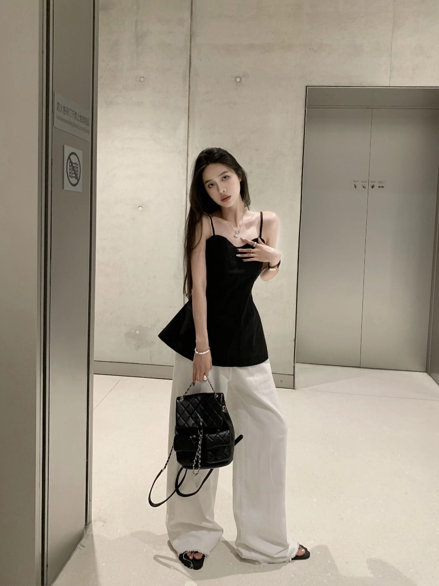 https://fulmo-img-server.com/pants-set/f2e2d4a1-3993-4959-b83b-40ea744848ba.jpg