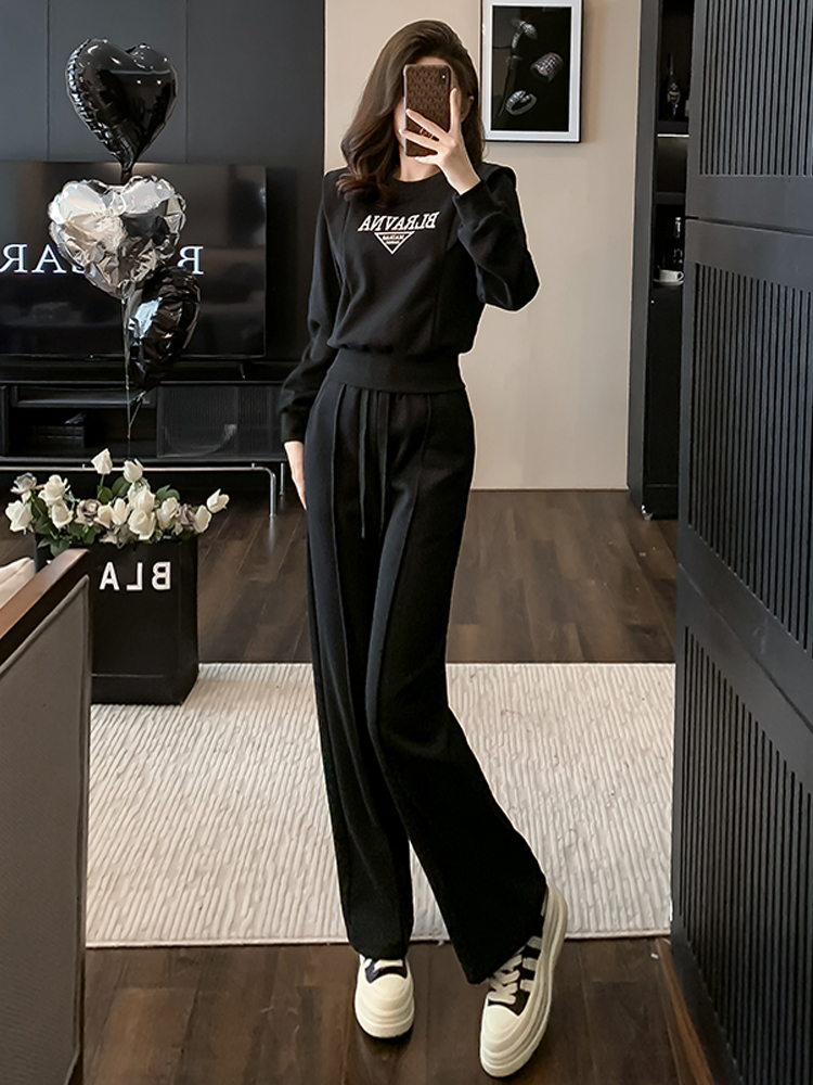 https://fulmo-img-server.com/pants-set/f3e37eff-27c0-40cf-ad76-171f8f54d50f.jpg