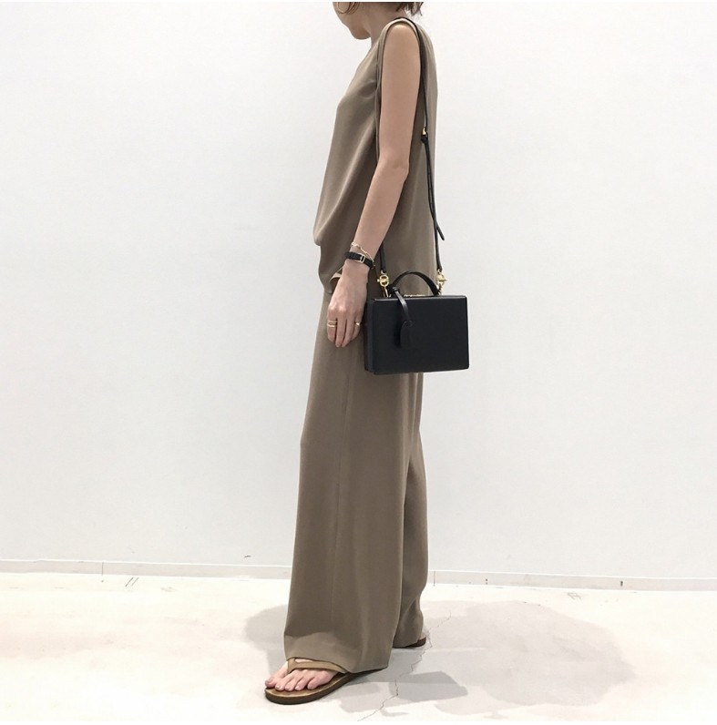 パンツセットアップ 上質なシルエット ノースリーブセットアップ