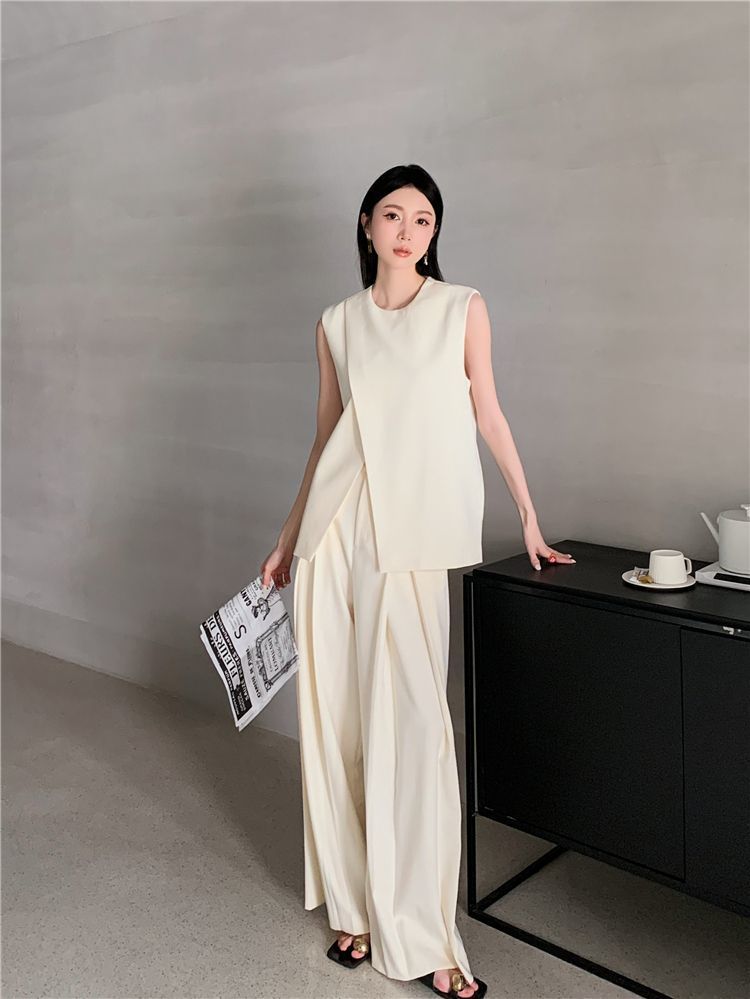 https://fulmo-img-server.com/pants-set/f8ebe22f-62e7-4bea-94c2-dffdd45a7eb8.jpg