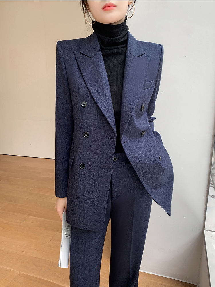 https://fulmo-img-server.com/pants-set/fa938bc5-b322-47e3-bbeb-d574e6f68108.jpg