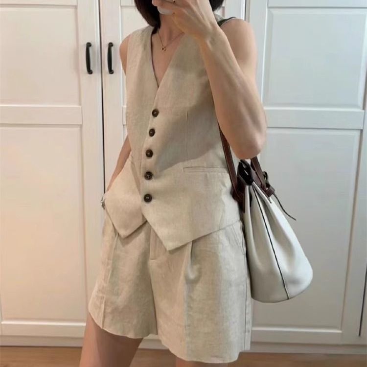 パンツセットアップ 麻混ノースリーブベスト＆ショート丈パンツ