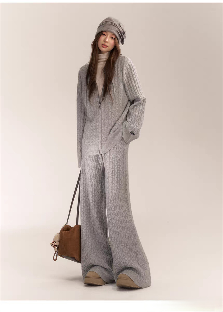 https://fulmo-img-server.com/pants-set/fde2f409-172d-4089-a3f5-41ba4dbd9d06.jpg