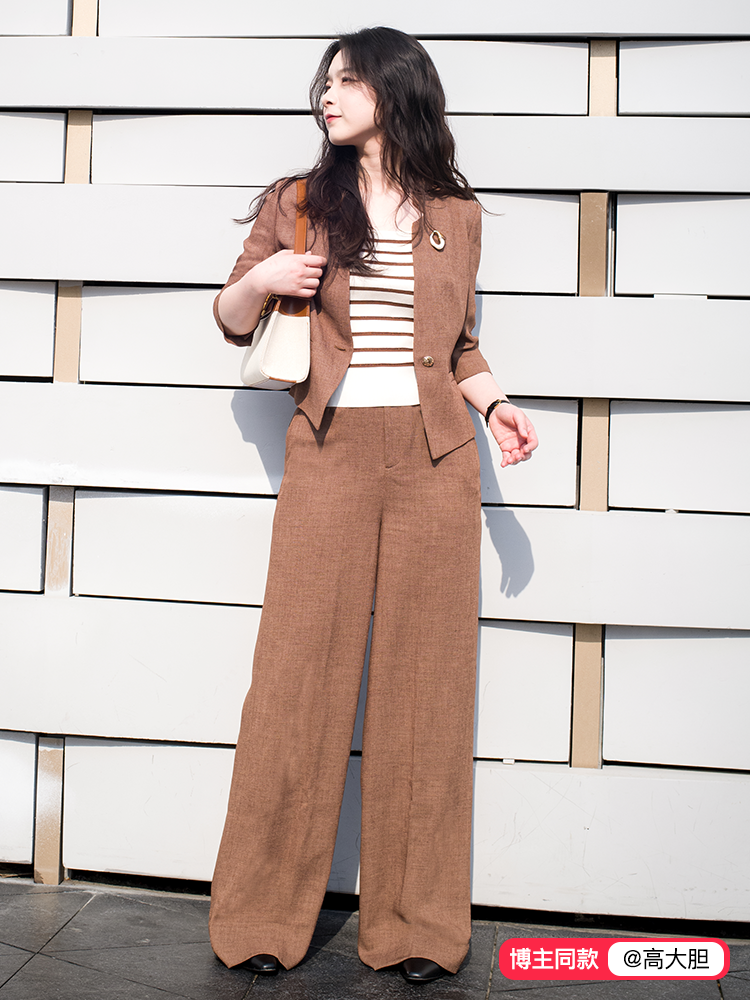 https://fulmo-img-server.com/pants-set/fecdc507-b1cb-47f1-806d-db91758791b9.jpg