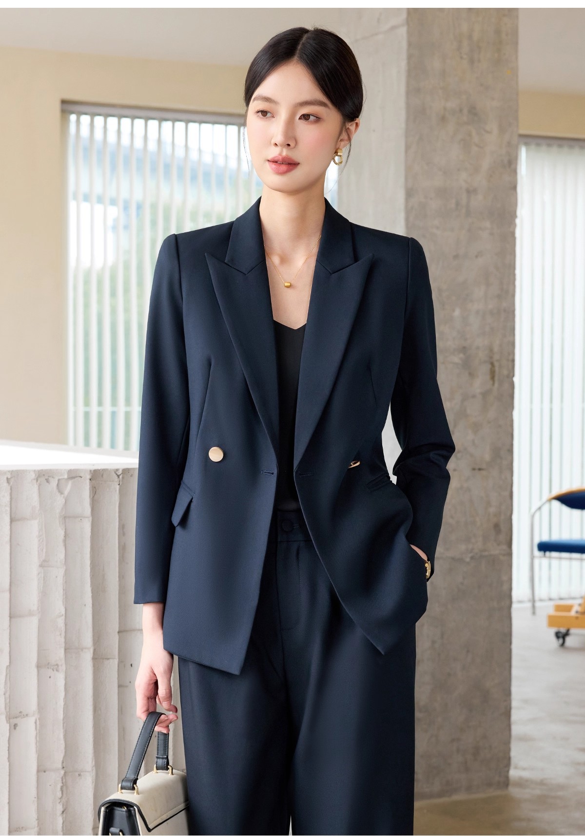 https://fulmo-img-server.com/pants-set/ff276eba-707d-4759-8bfd-671544a396a5.jpg