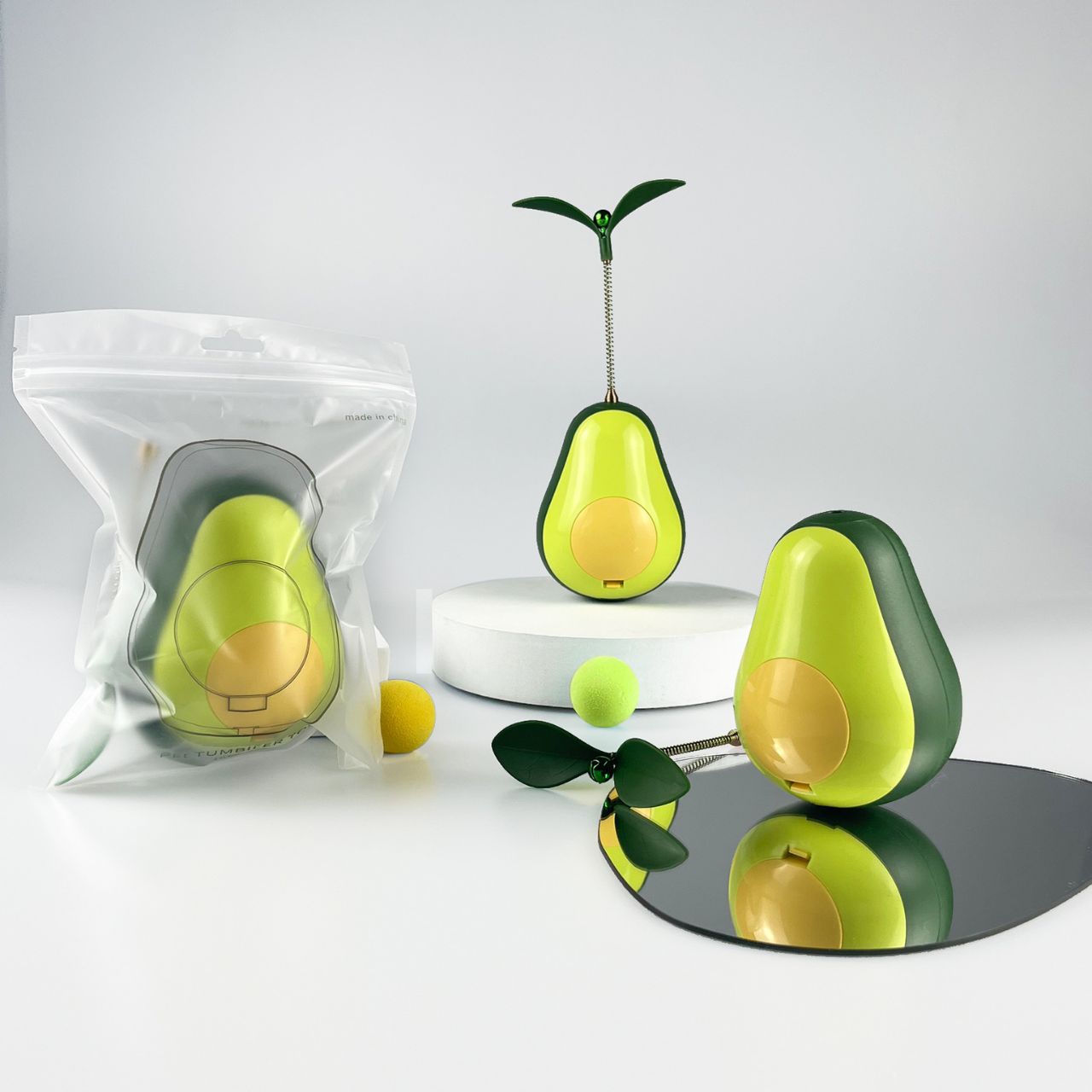 猫 おもちゃ 多機能牛油果型猫じゃらし知育玩具