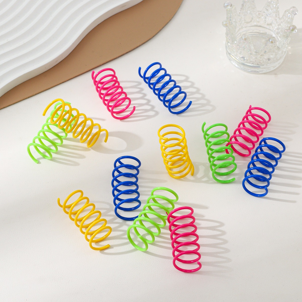 猫 おもちゃ 猫ちゃん夢中ぴょんぴょん弾むばねばね玩具