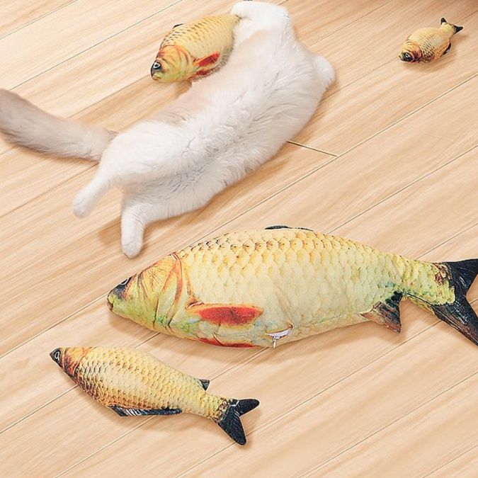 猫 おもちゃ お魚まったり抱き枕 猫じゃらし