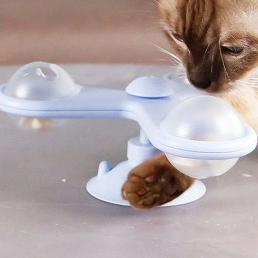 猫 おもちゃ 宇宙船型 回転式おやつ迷路