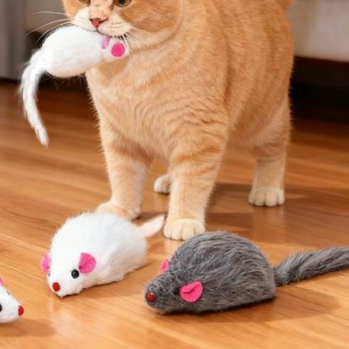 猫 おもちゃ ふわふわ毛並み本物そっくり　ネズミおもちゃ