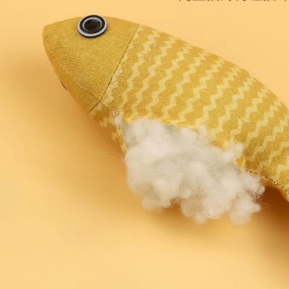 猫 おもちゃ 魚ぬいぐるみ　歯磨きハッカ入り