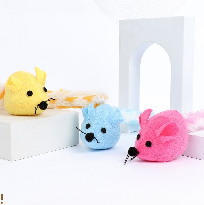 猫 おもちゃ ふわふわ羽根付きネズミ三匹セット