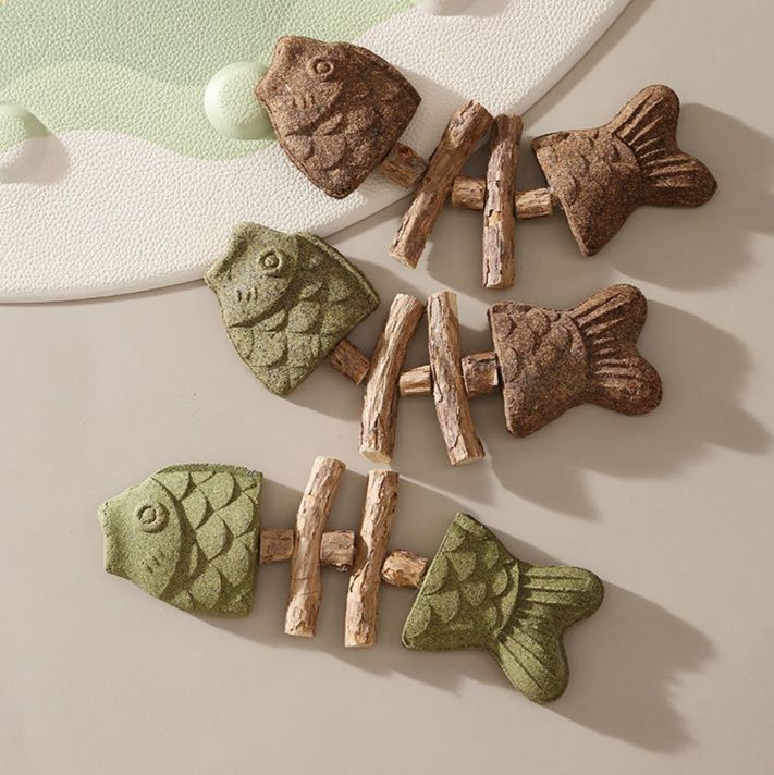 猫 おもちゃ 魚の骨型・マタタビ配合 歯みがきおもちゃ