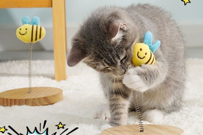 猫 おもちゃ 蜂さんゆらゆら木製台座付き猫じゃらし