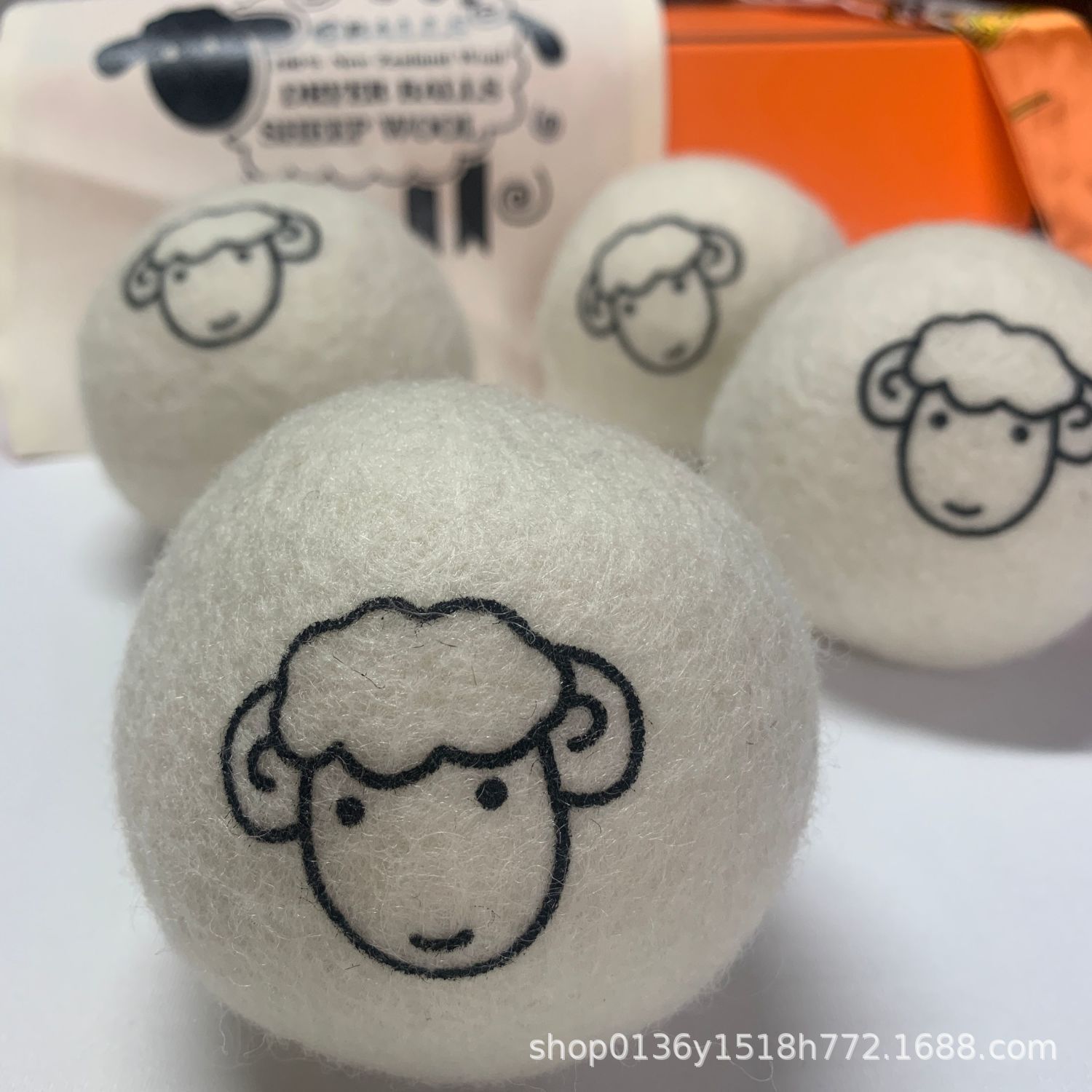 猫 おもちゃ 羊さん顔柄ふわふわ羊毛フェルトボール