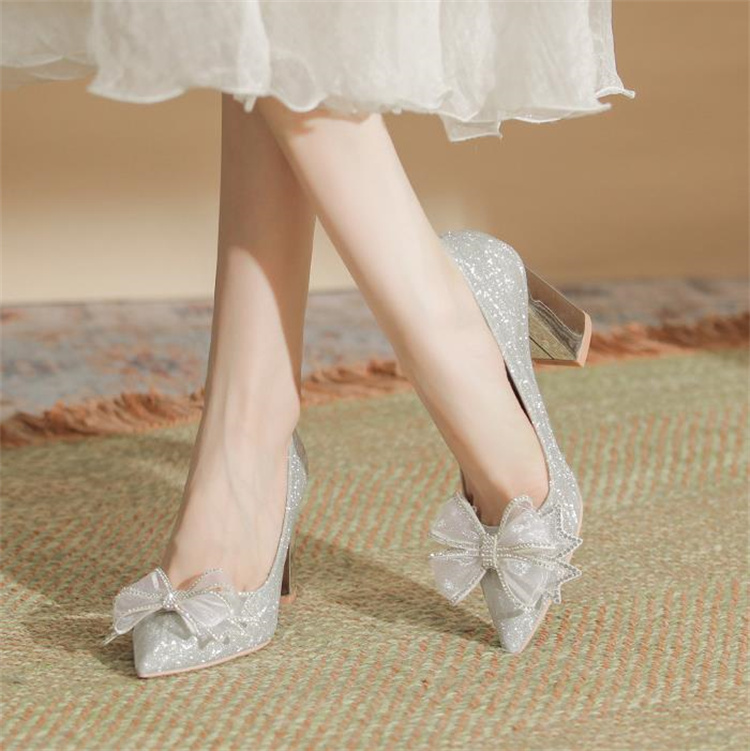 結婚式お呼ばれドレス 結婚式お呼ばれ対応 きらめく水晶調パンプス とんがり先端リボン付き