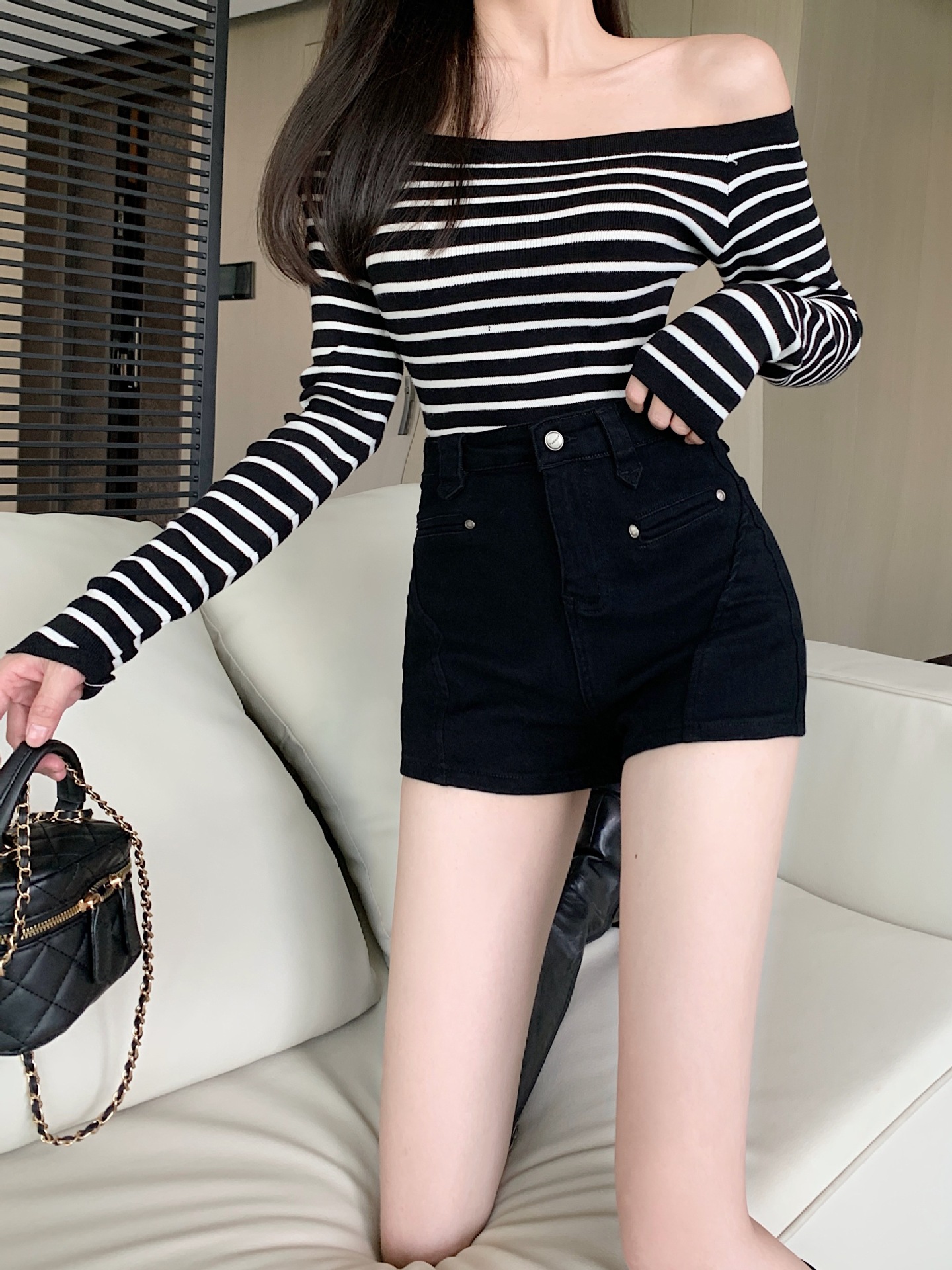 https://fulmo-img-server.com/patternplay/07c7d9ca-a77e-4578-81d1-e4de0a6bce7a.jpg
