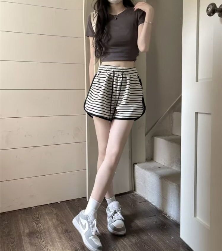https://fulmo-img-server.com/patternplay/1787794565625_aqqwr5us_mwfnvcgv.jpeg