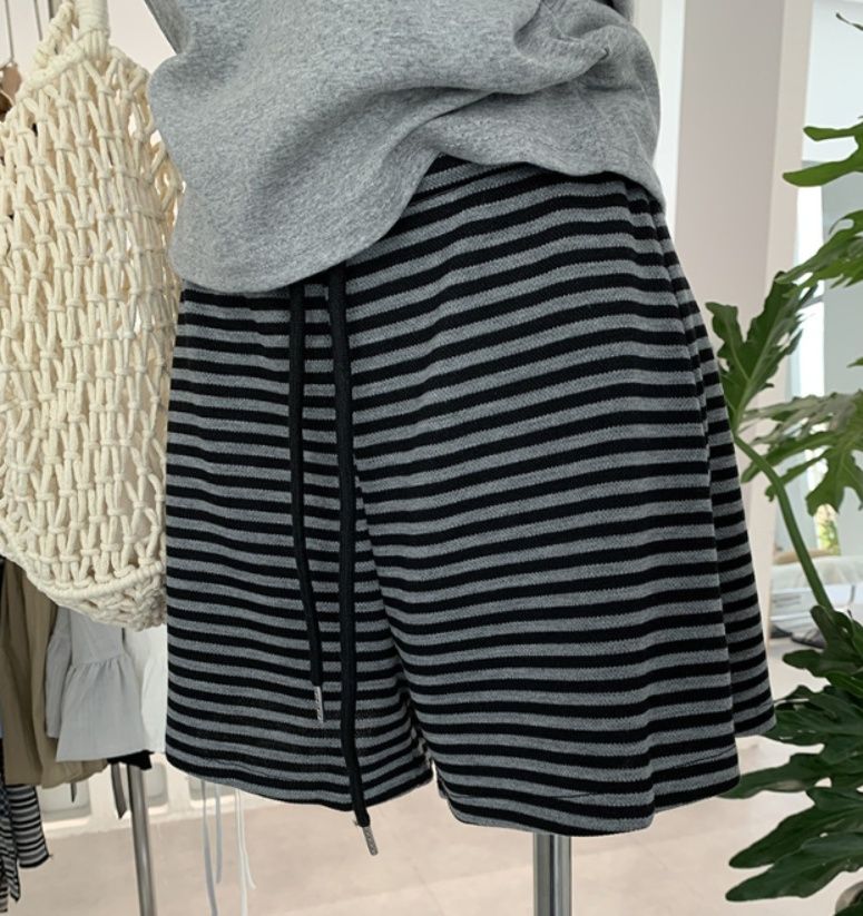 ボーダー柄 パンツ ドローストリングショート