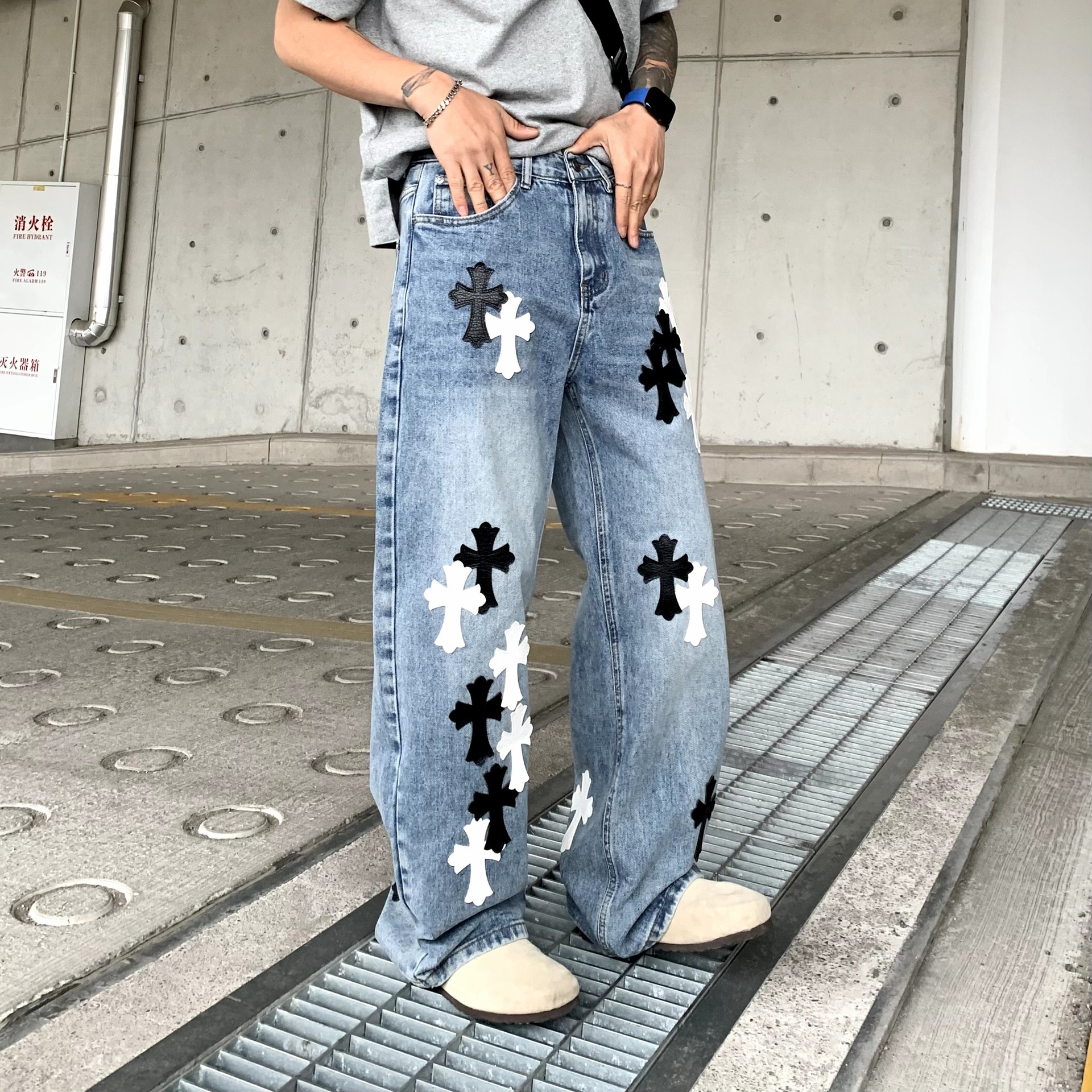 柄 パンツ 十字架刺繍ワイドパンツ