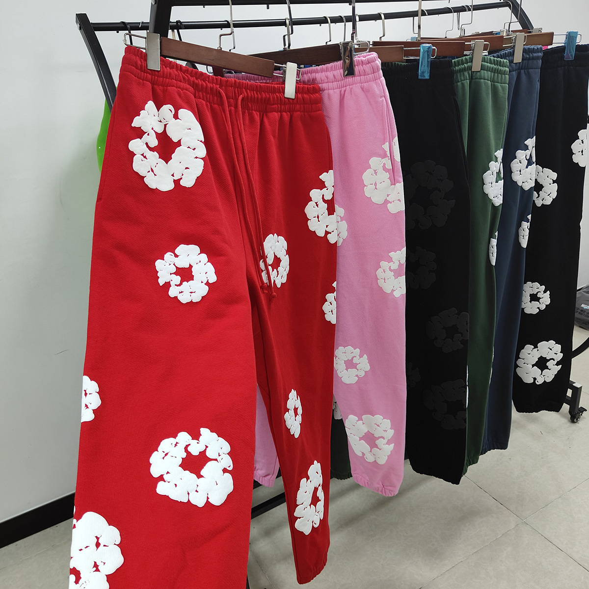 柄 パンツ 花輪モチーフスウェットパンツ
