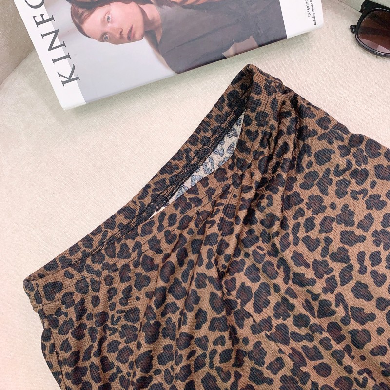 柄 パンツ 大人の余裕 ヒョウ柄ストレートパンツ