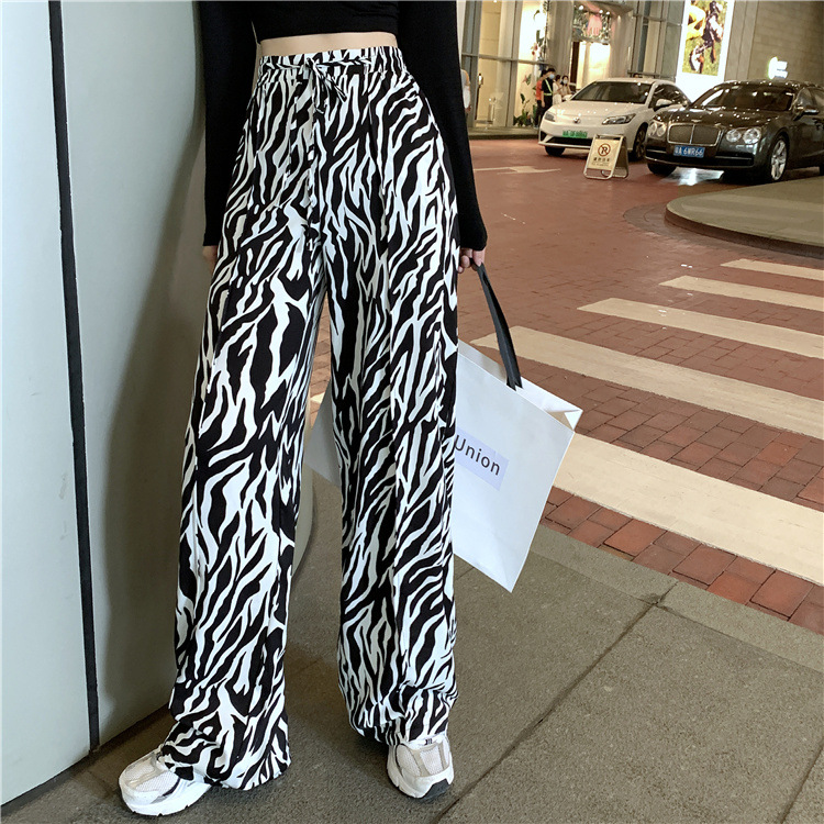 柄 パンツ 野性的な牛柄ワイドパンツ