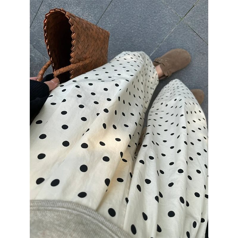 柄 パンツ 水玉模様のゆったりシルエットパンツ