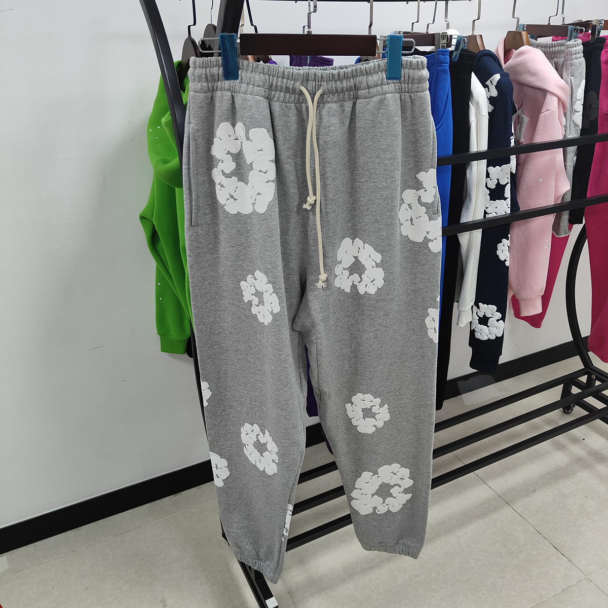柄 パンツ 花輪モチーフスウェットパンツ
