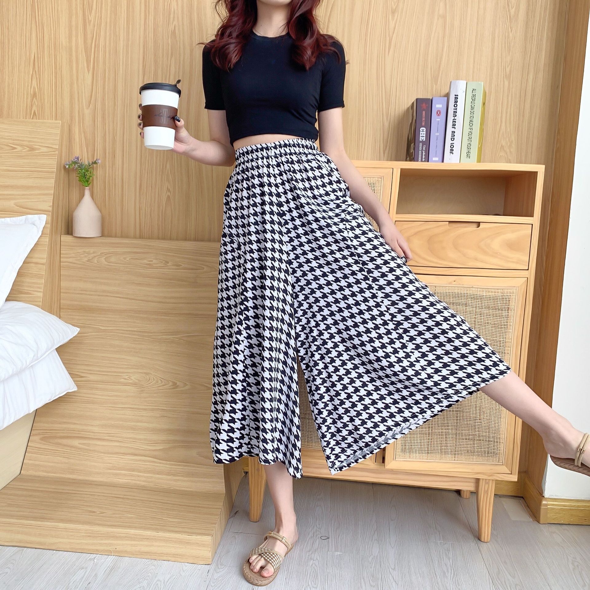 柄 パンツ 優美花柄とドット模様のガウチョパンツ