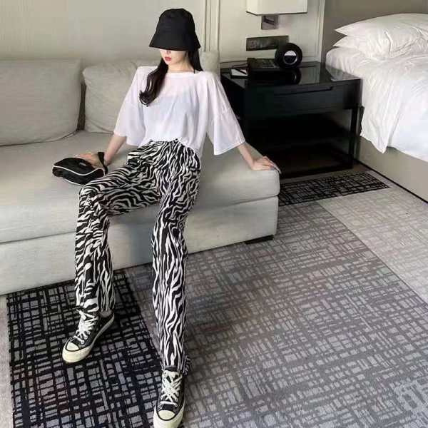 https://fulmo-img-server.com/patternplay/c025d6d1-e807-4c22-9e29-6d9b46da09a6.jpg