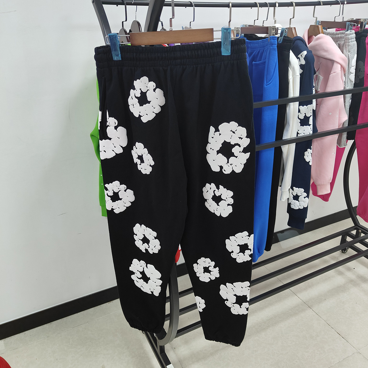 柄 パンツ 花輪モチーフスウェットパンツ