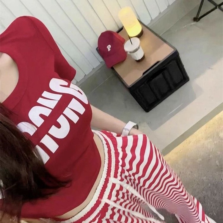 https://fulmo-img-server.com/patternplay/e6258935-d399-44db-80ed-e59fe928f658.jpg