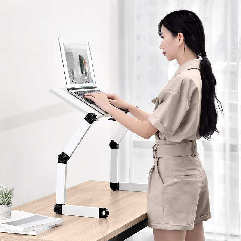 目線に合わせて改善！PCスタンドの高さ調整機能付き5選
