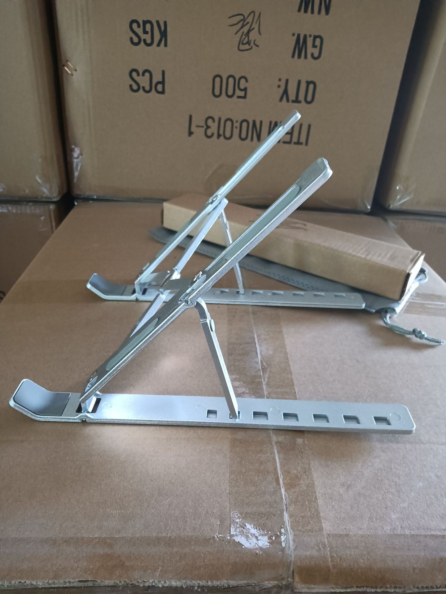 https://fulmo-img-server.com/pcstandmania/6f961087-6942-4683-84eb-85ff9a4753bb.jpg