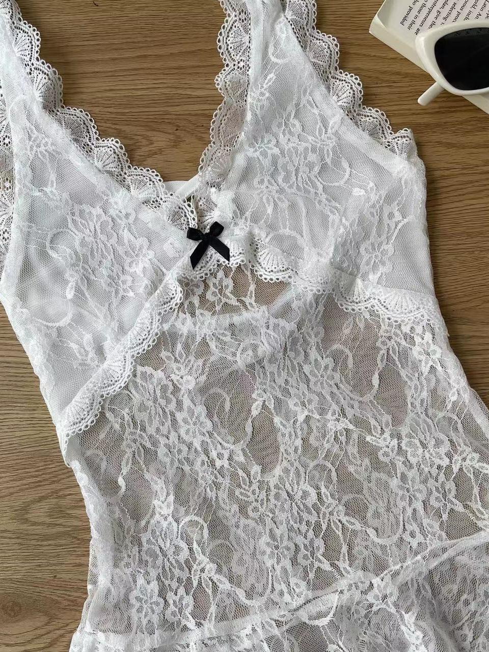 総レースホルターネック裾フレアペチコートワンピース