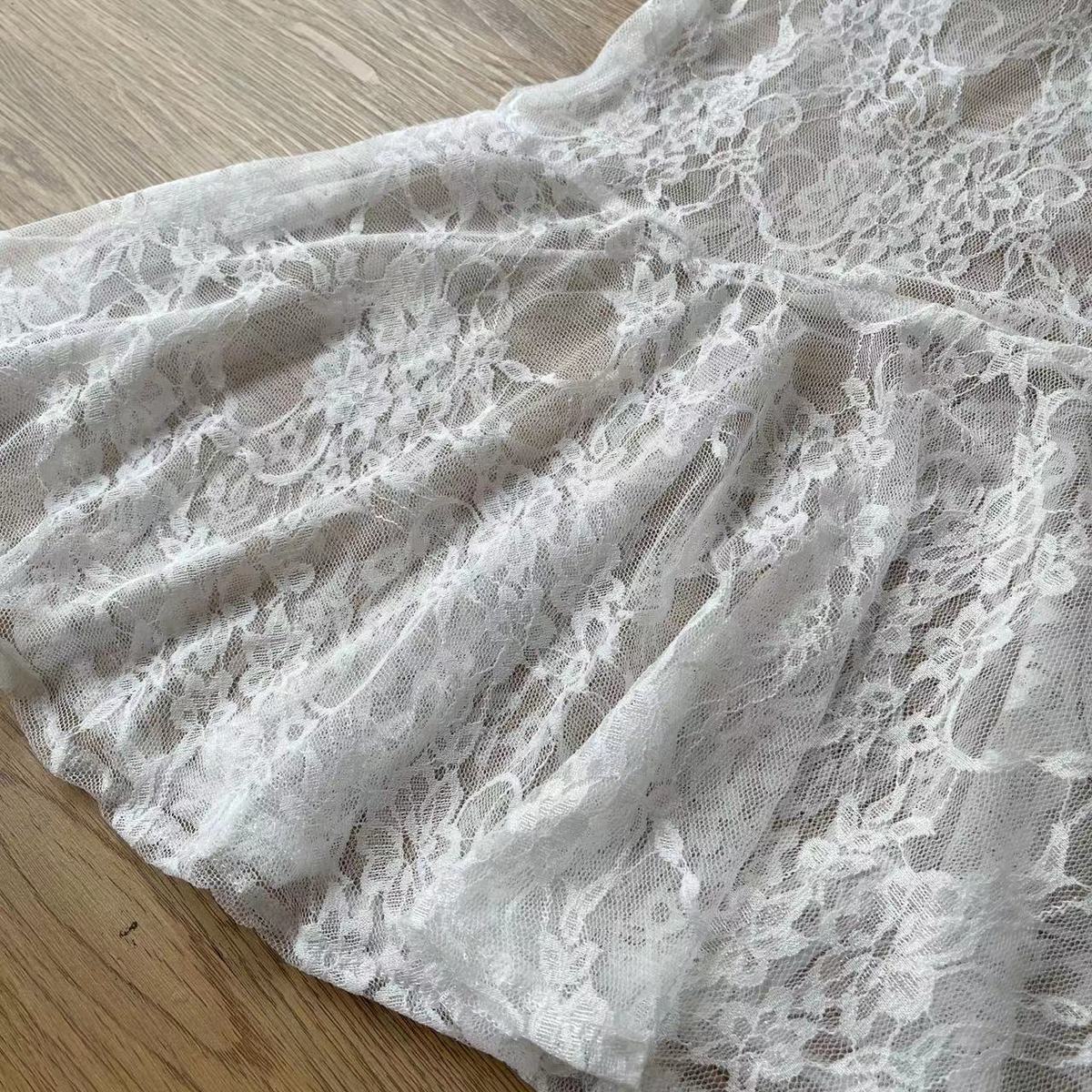 総レースホルターネック裾フレアペチコートワンピース