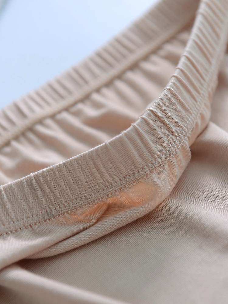 滑らかな肌触りのシンプルペチコートスカート