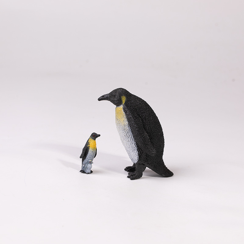 超リアル！ペンギンファミリーフィギュアセット