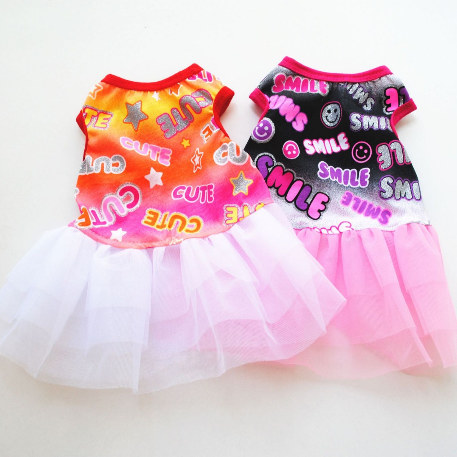 犬服 笑顔柄チュールスカート付き犬用ワンピース