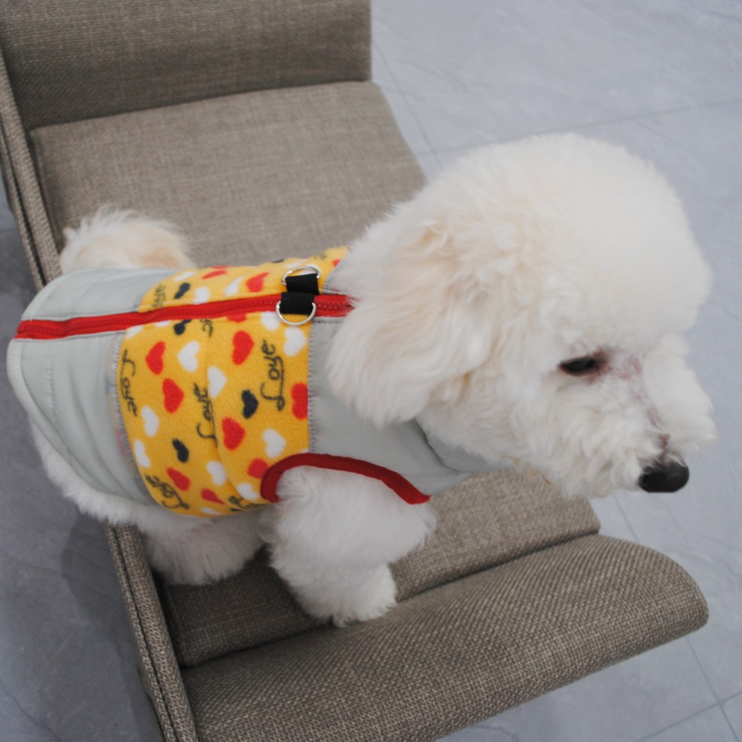 犬服 個性派デザイン中綿入り袖なし防寒ベスト