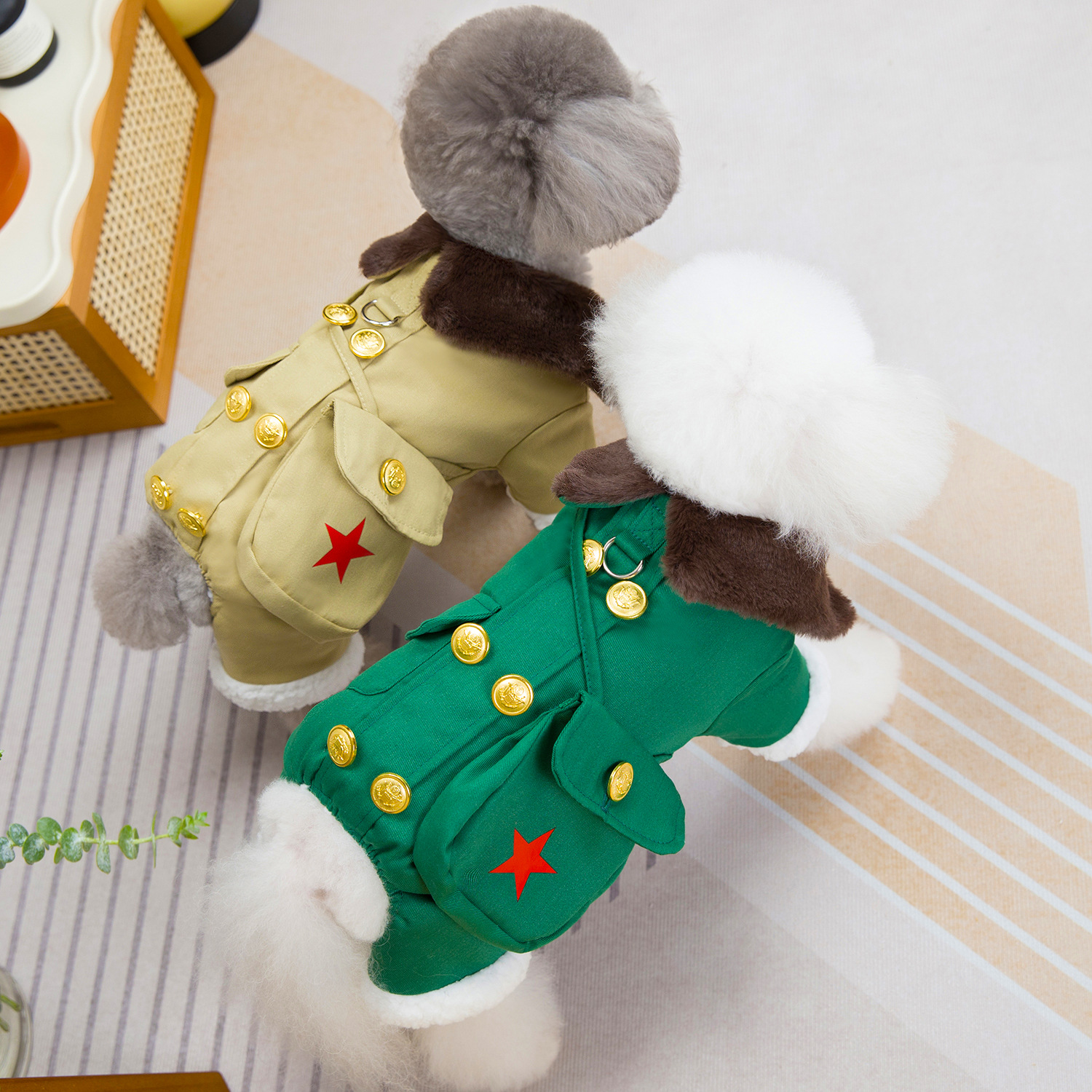 犬服 星刺繍入りダブルボタン襟付き四足犬服コート