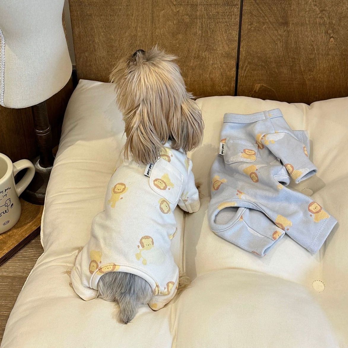 犬服 可愛いらいおん柄四足ルームウェア