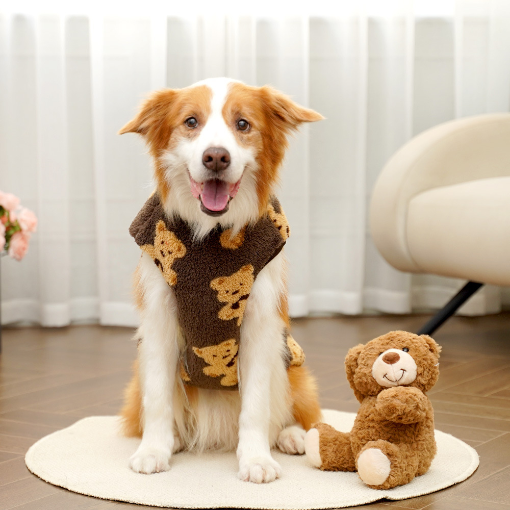 犬服 ふわふわ小熊柄のあったか防寒ベスト